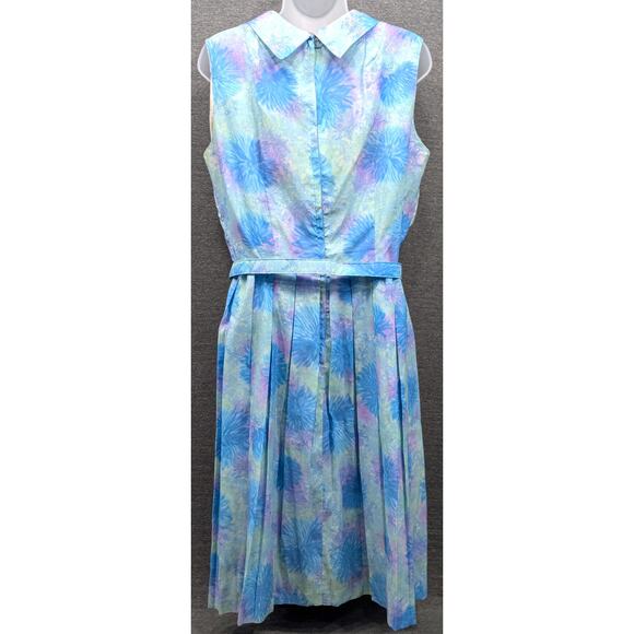 VINTAGE Haybrooke Classic - Blue Floral, Sleeveless, Zip Back, Pleated, Belted - Picture 5 of 10